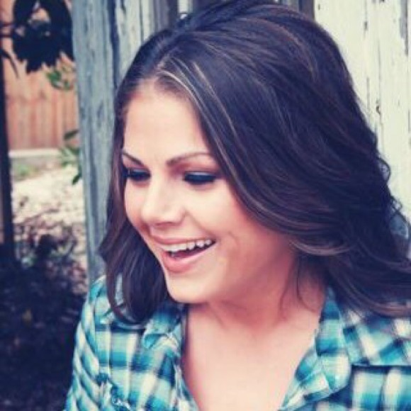 Meet your Posher, Terra - Picture 1 of 6